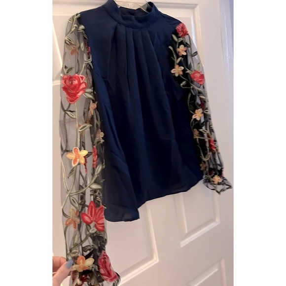 NEW! Navy Mock Neck Sheer Flounce Sleeve Floral Blouse! - Picture 3 of 3